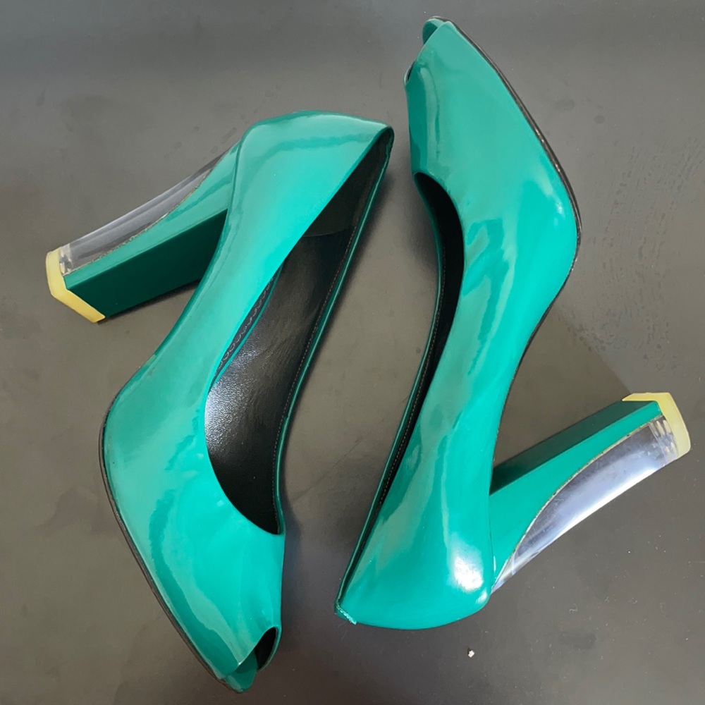 Marc Jacobs green peep toe pumps